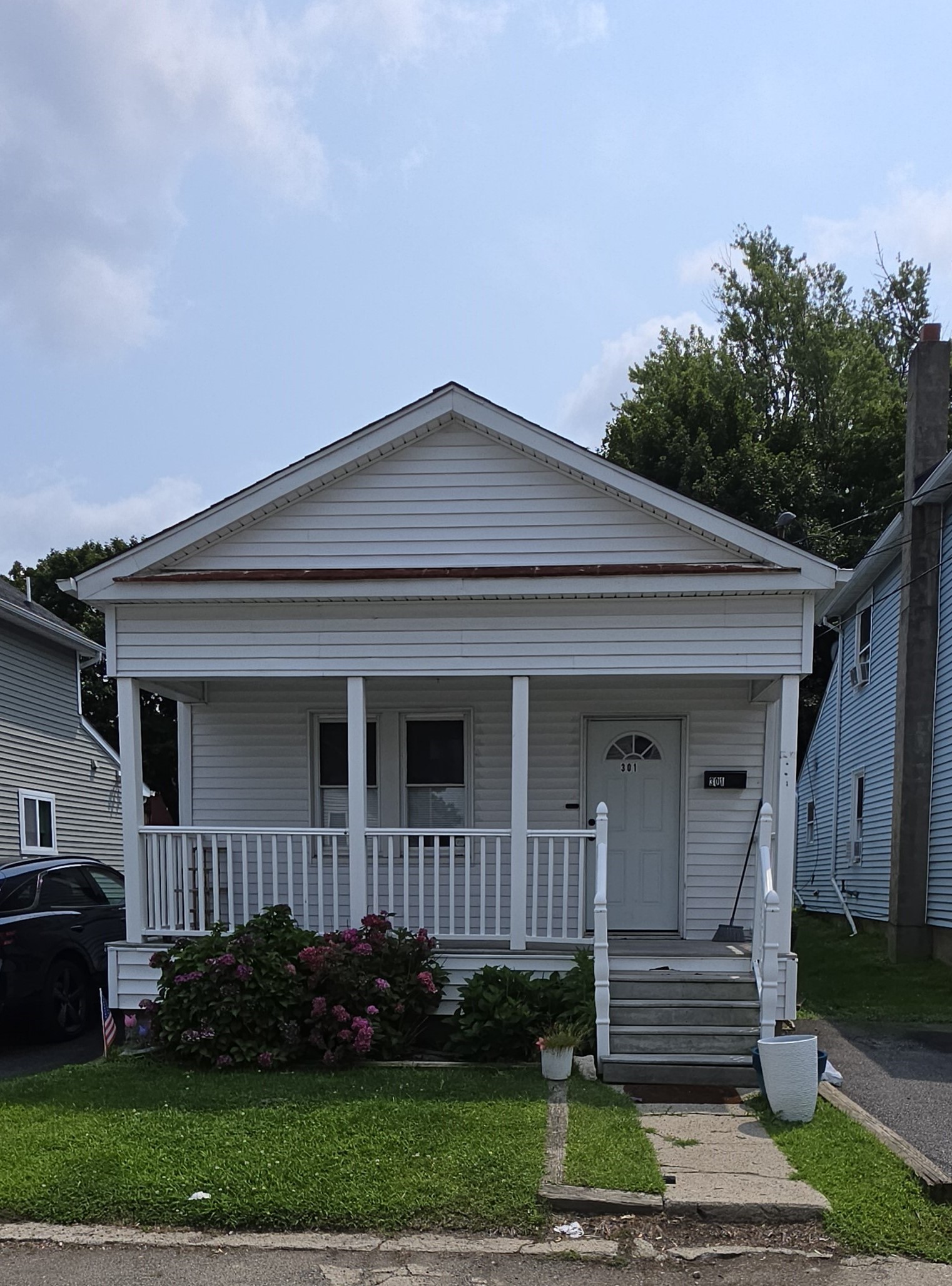 301 Center Street